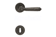 COBRA ATLANTIS-R BB RUSTIKAL Kľučka dverová, kované kovanie, s rozetou, kovová, BB zámok